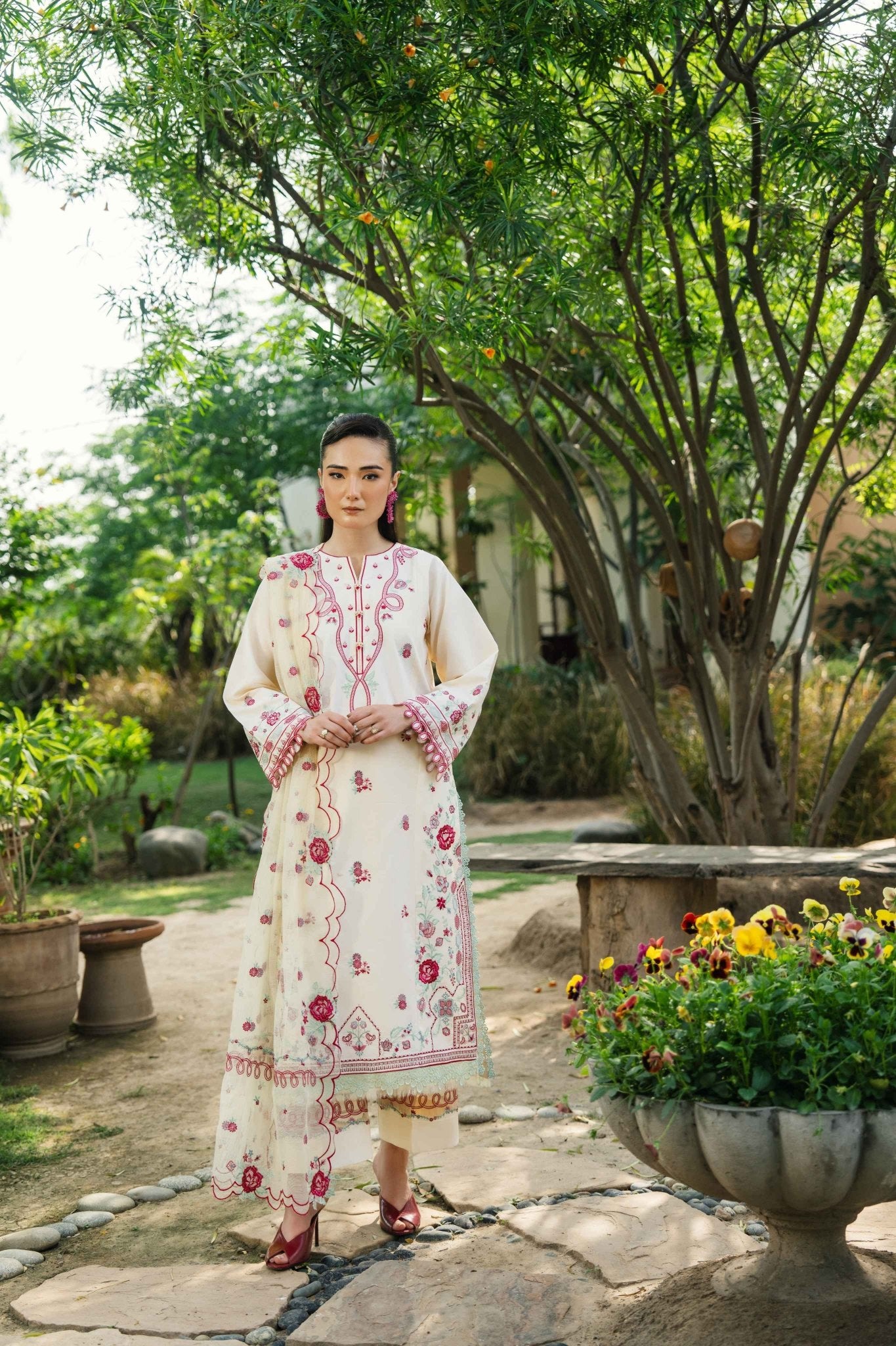 IVORY POPPY LUXURY EMBROIDERED LAWN