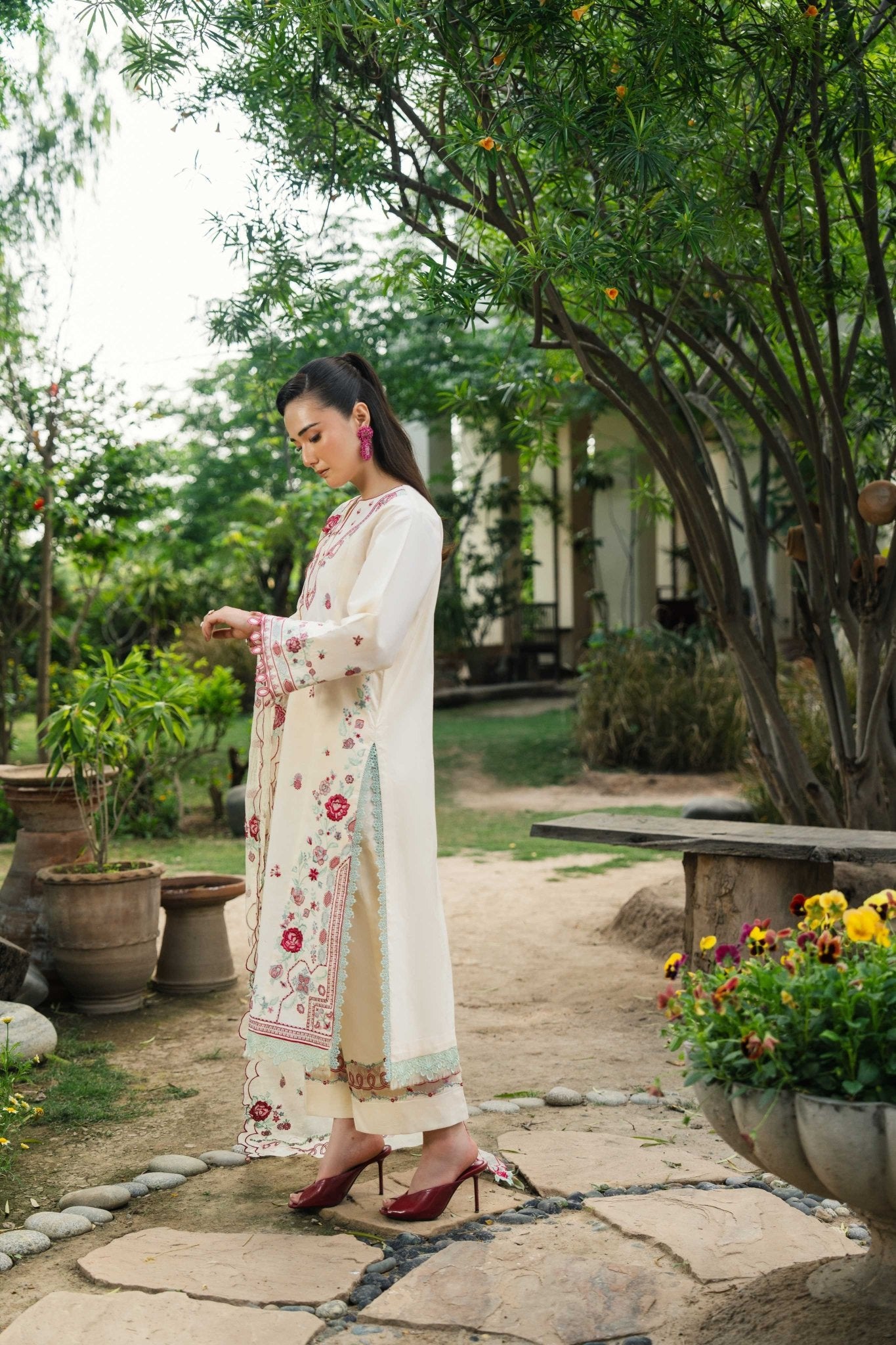 IVORY POPPY LUXURY EMBROIDERED LAWN